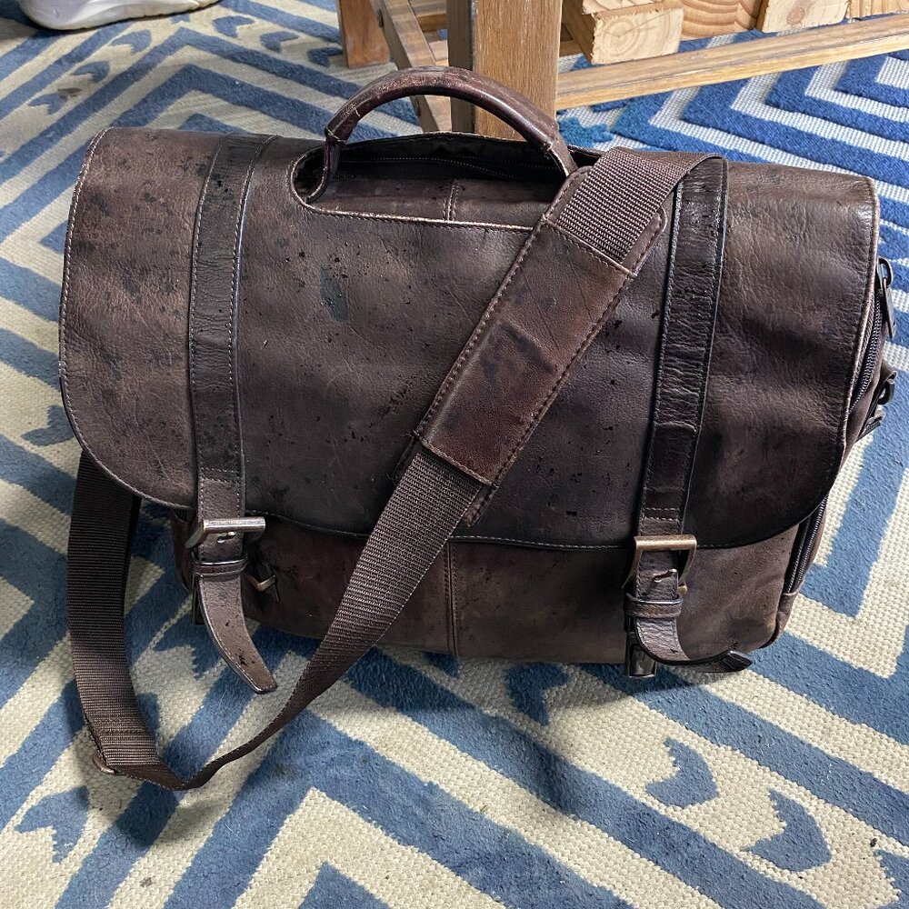 Pelle Studio Leather Laptop Bag / briefcase